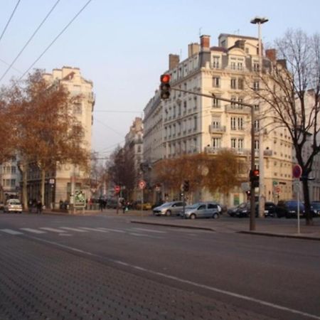 Le Cabaret Vip Spa Лион Экстерьер фото