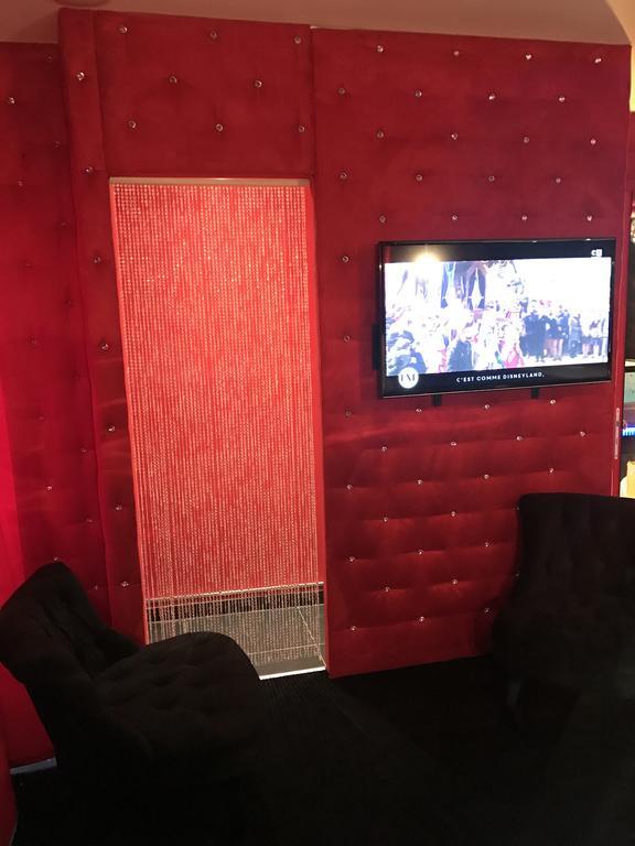 Le Cabaret Vip Spa Лион Экстерьер фото