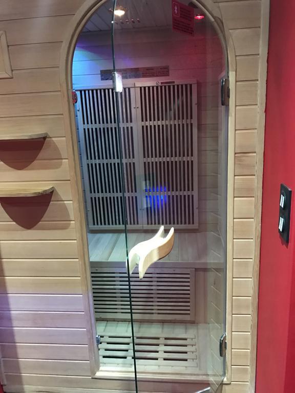 Le Cabaret Vip Spa Лион Экстерьер фото